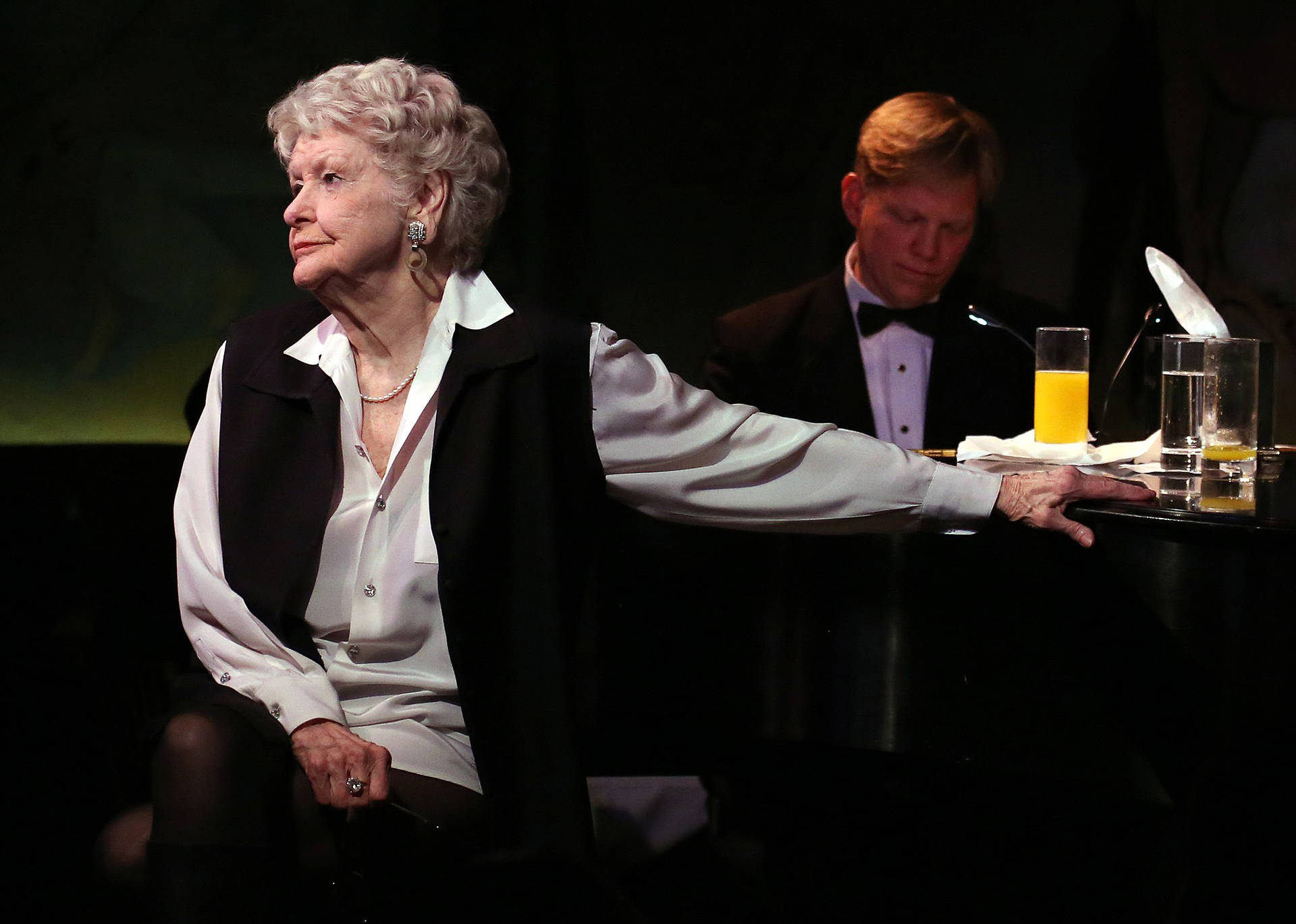 Elaine Stritch Stage Play Actress Wallpaper