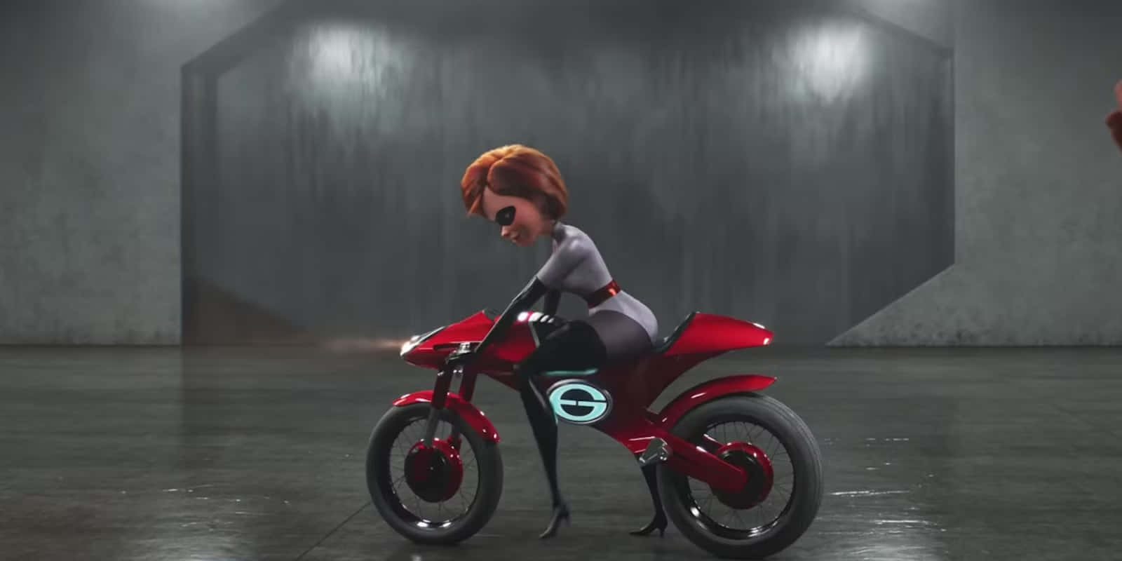 Elastigirl Op Motorfiets Achtergrond