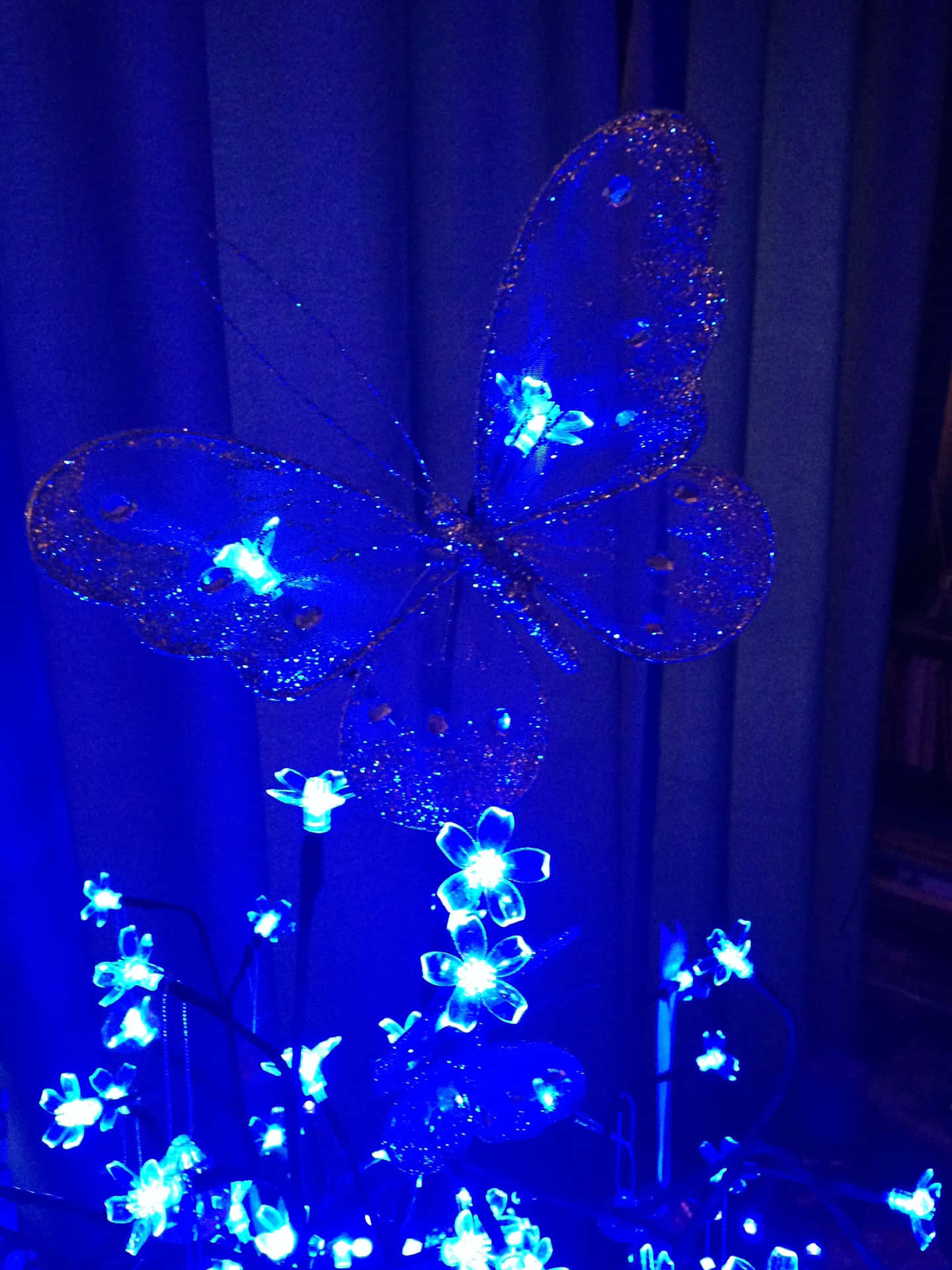 Electric Blue Butterfly Decoration Wallpaper