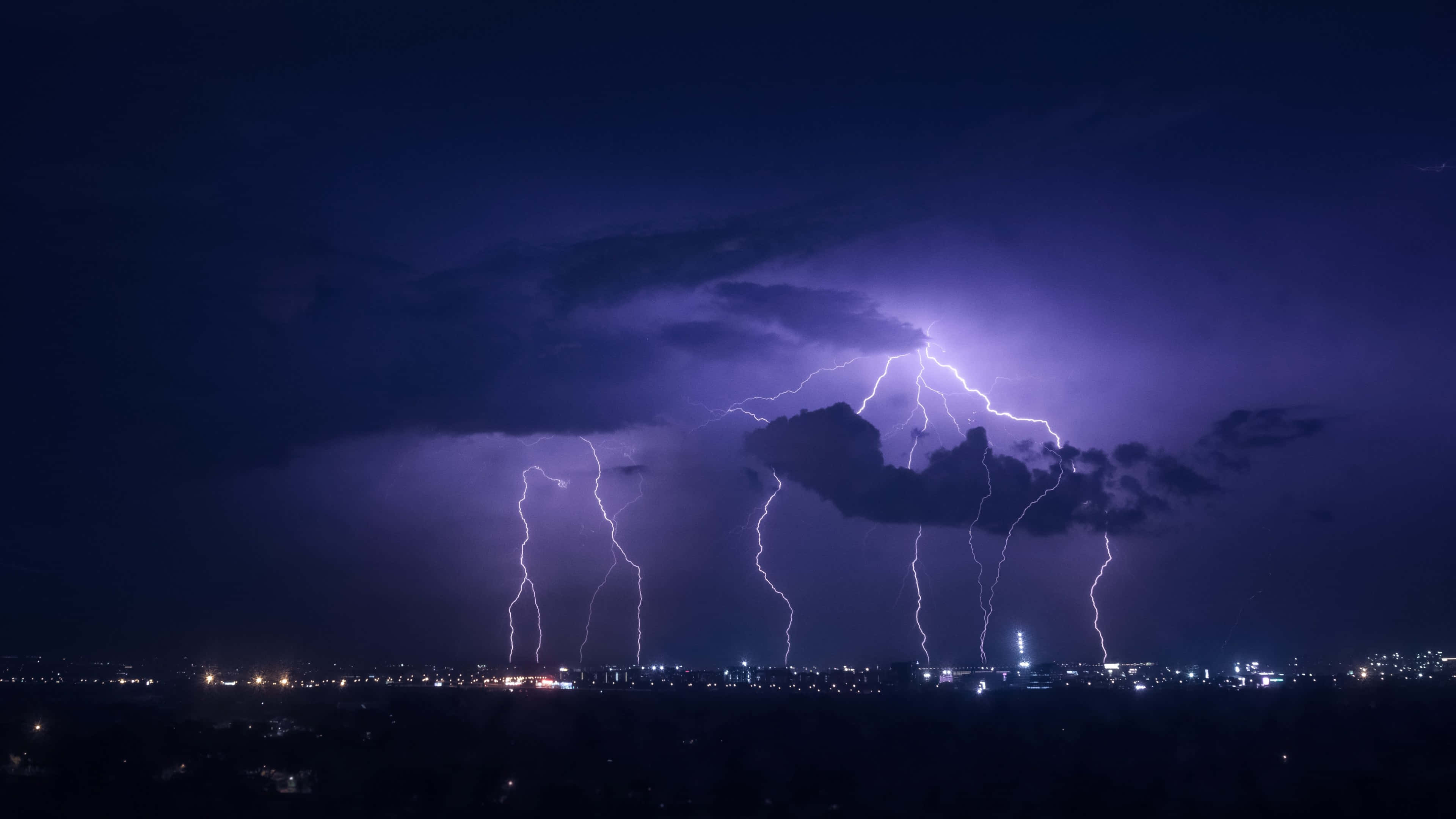 Electric Power - Brilliant Lightning In 4k Resolution Wallpaper