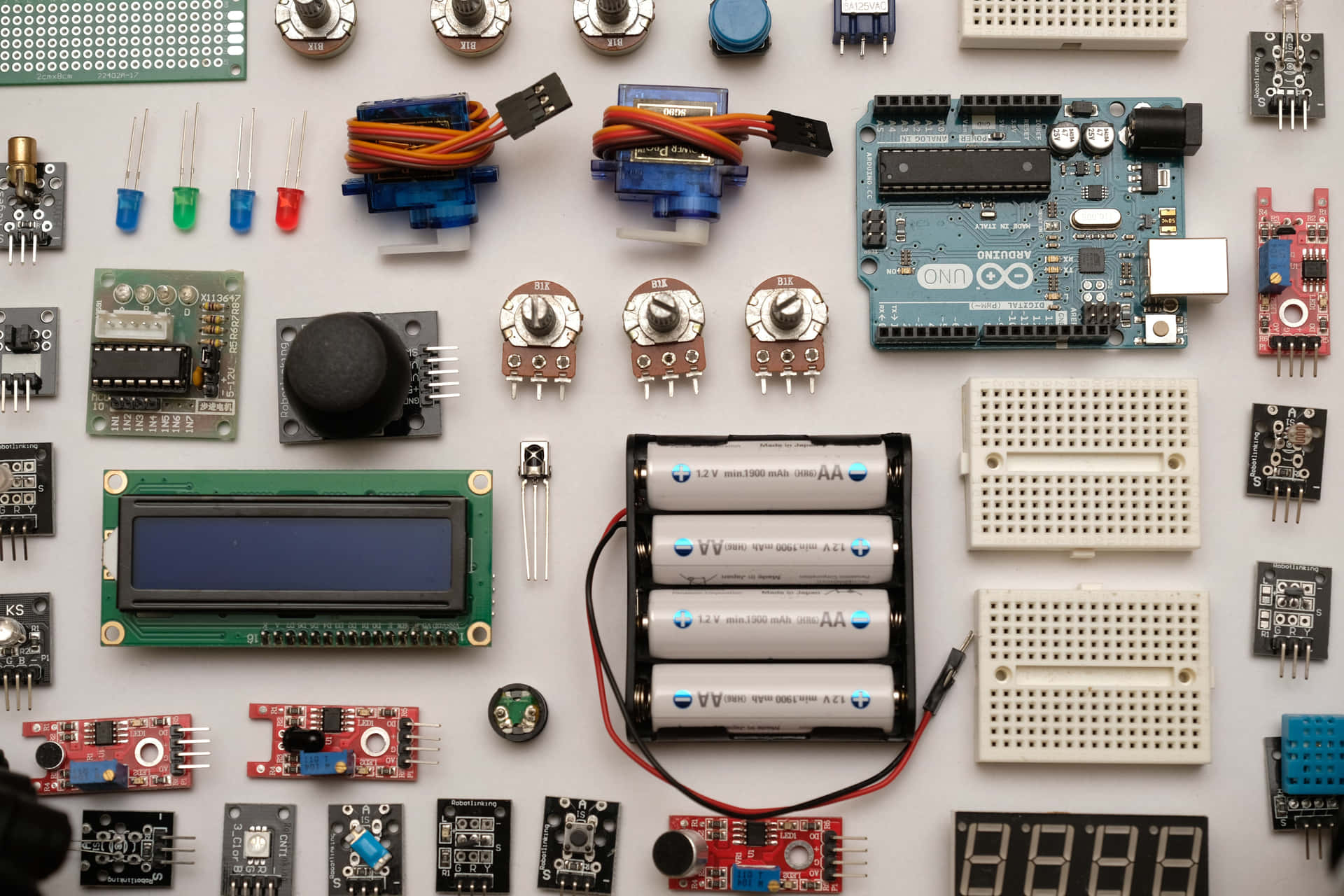 Collection of various electronic components Wallpaper