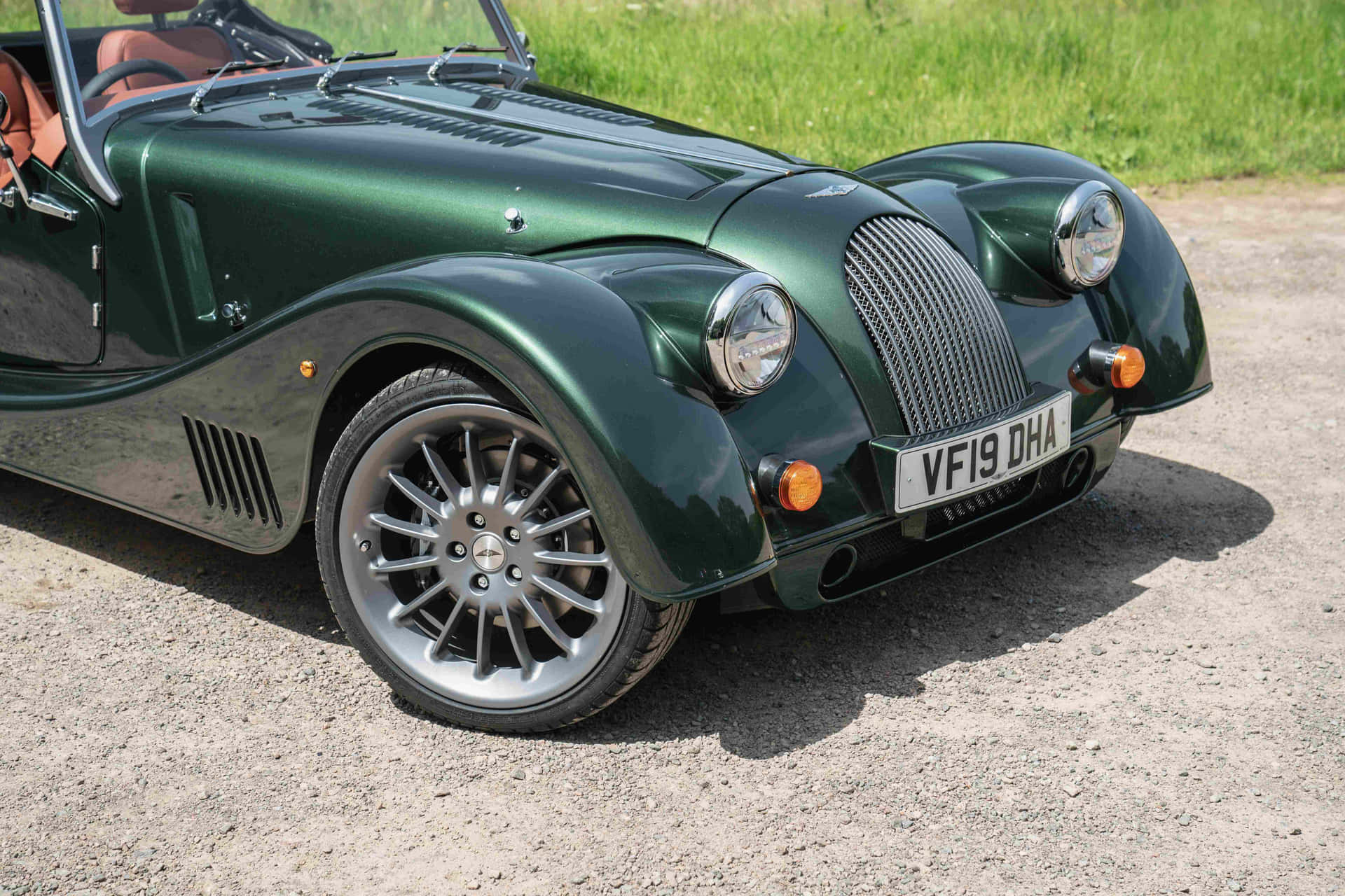 Elegance On Wheels - The Morgan Plus Six Wallpaper