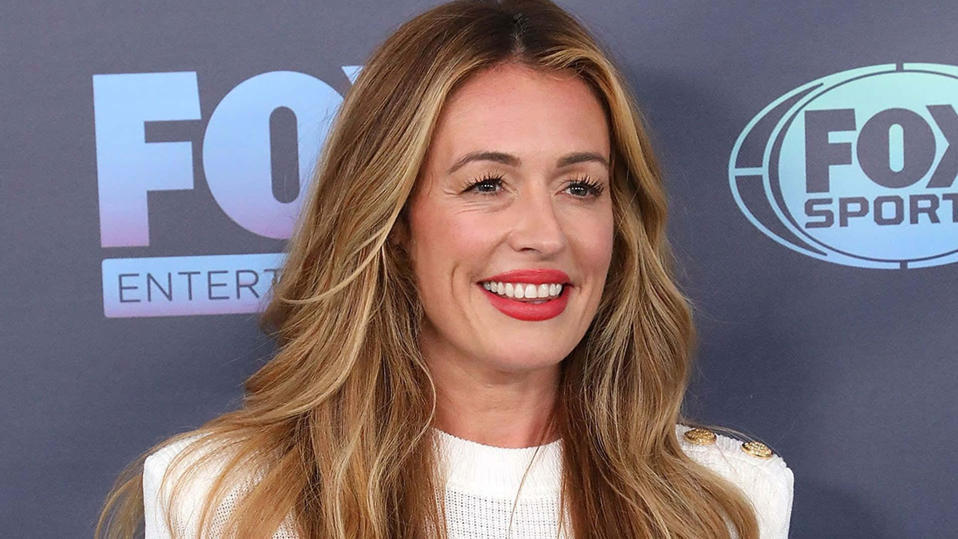 Elegance Personified - A Candid Shot Of Cat Deeley Wallpaper