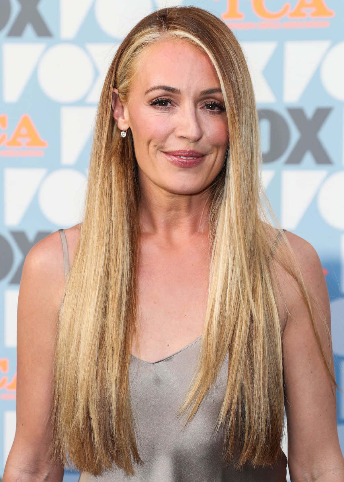 Elegance Personified-cat Deeley Wallpaper