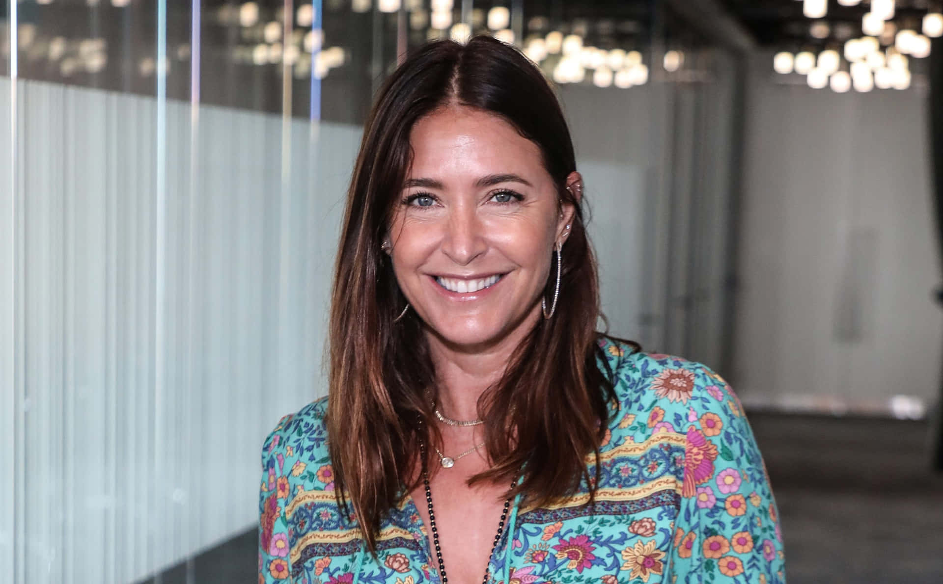 Elegance Personified: Lisa Snowdon Wallpaper