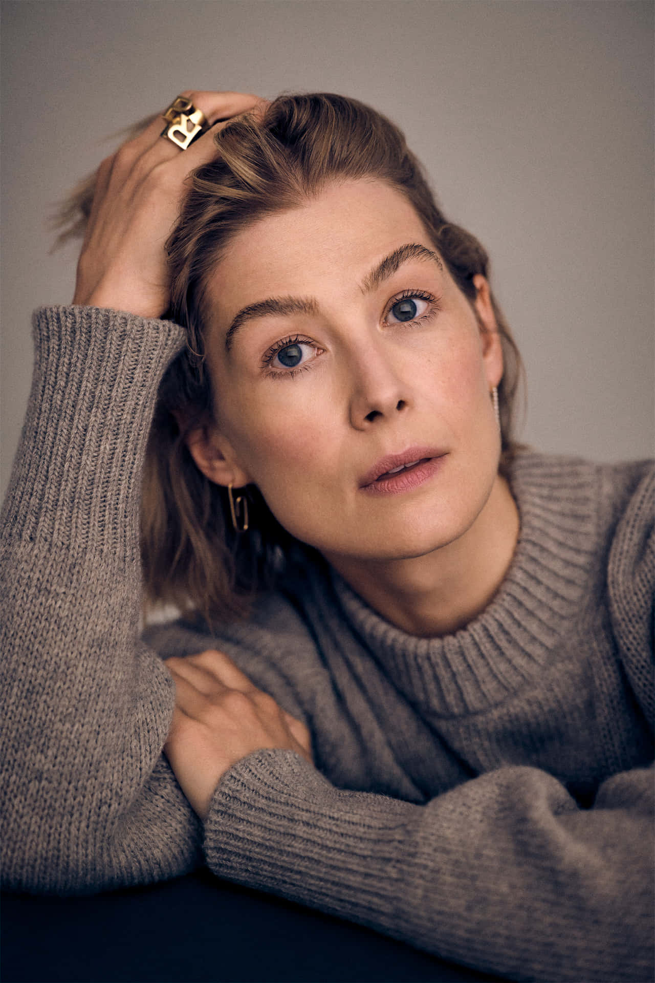 Download Elegance Personified Rosamund Pike Wallpaper 1035