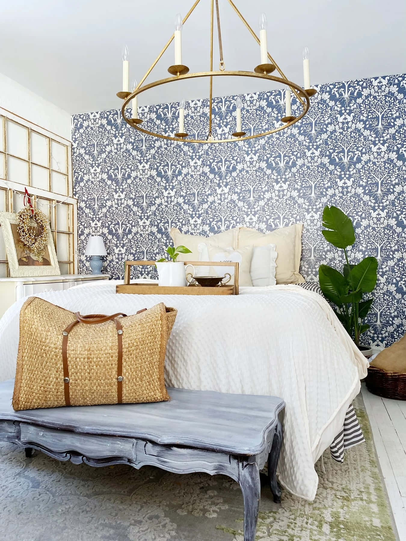 Elegant Bedroom Interior With Floral Wallpaper Wallpaper