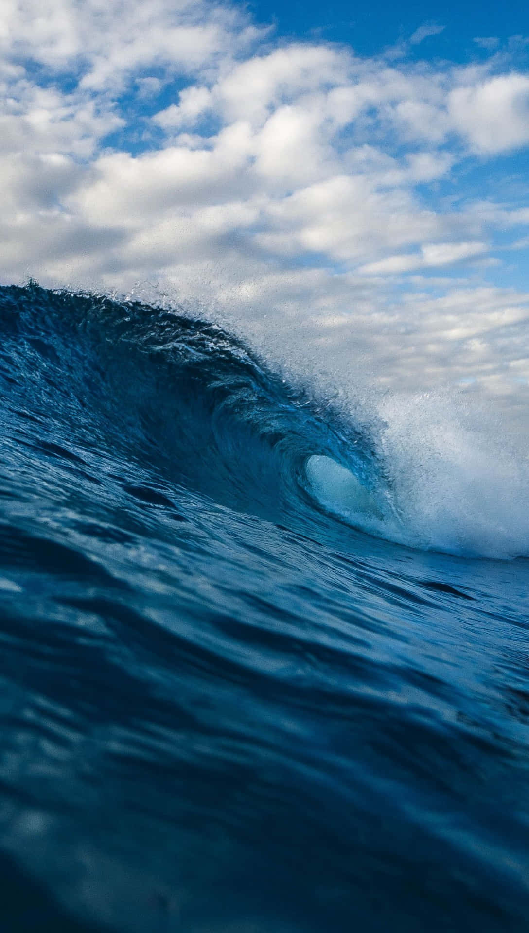Elegant Blue Ocean Wave Background