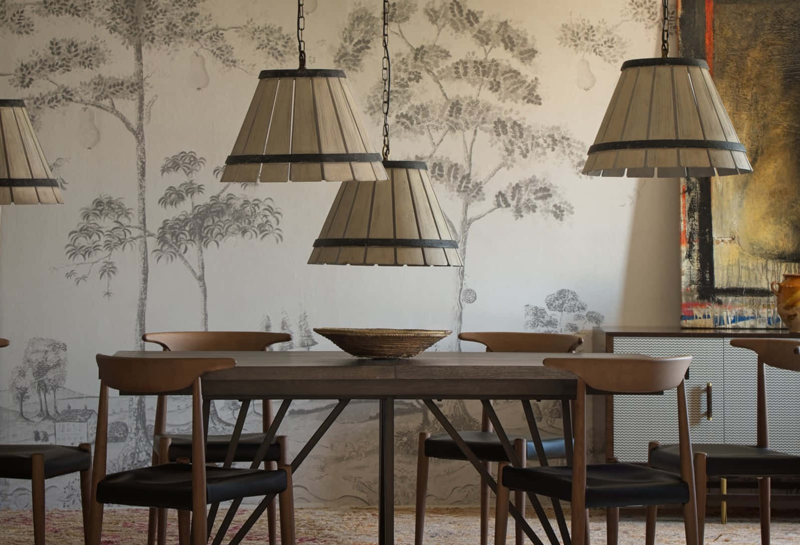 Elegant Dining Room Pendant Lights Wallpaper