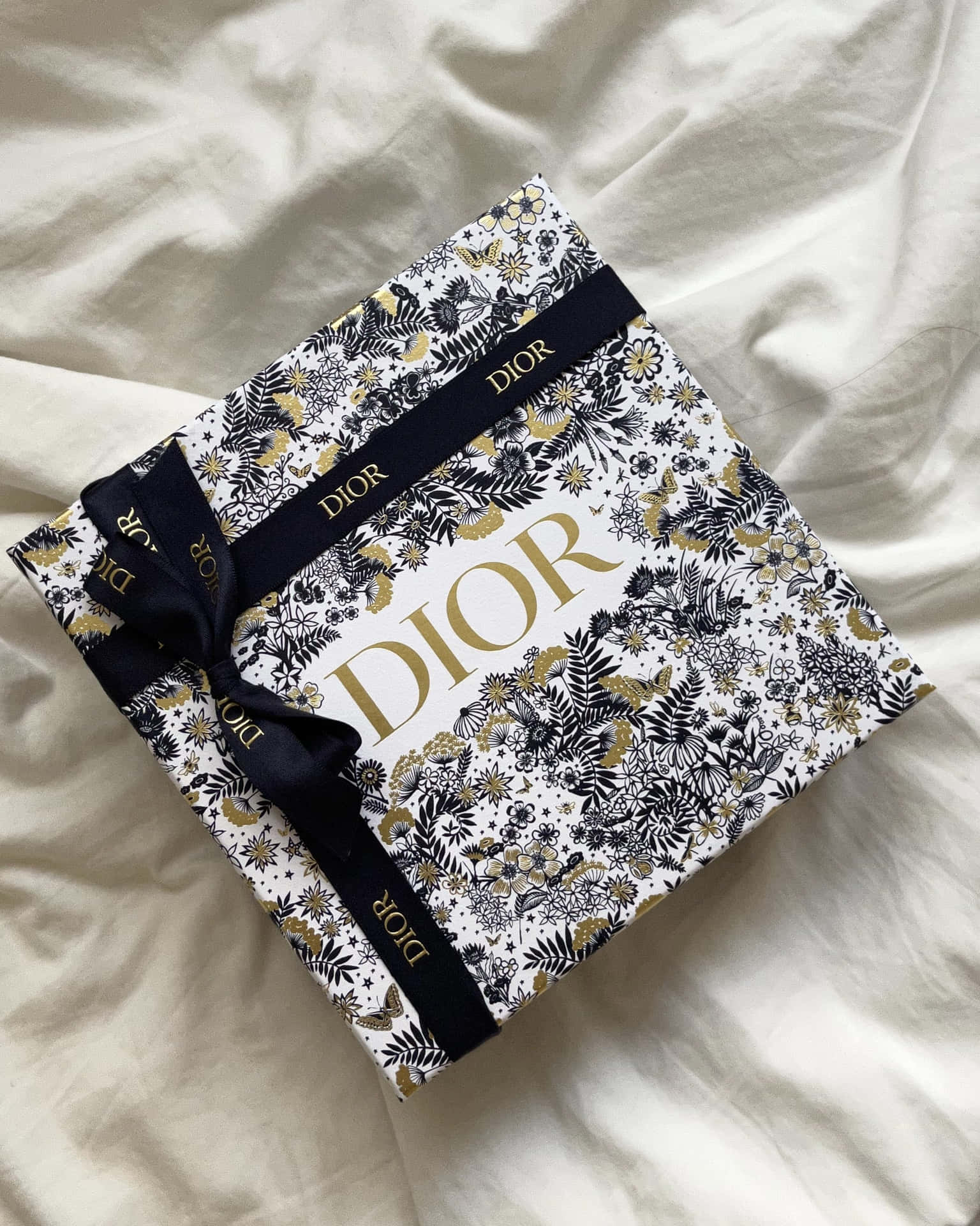 Elegant Dior Gift Boxon Satin Wallpaper