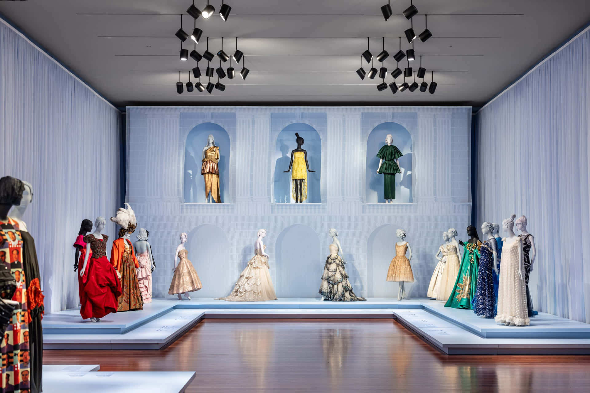 Elegant Fashion Exhibit De Young Museum Wallpaper