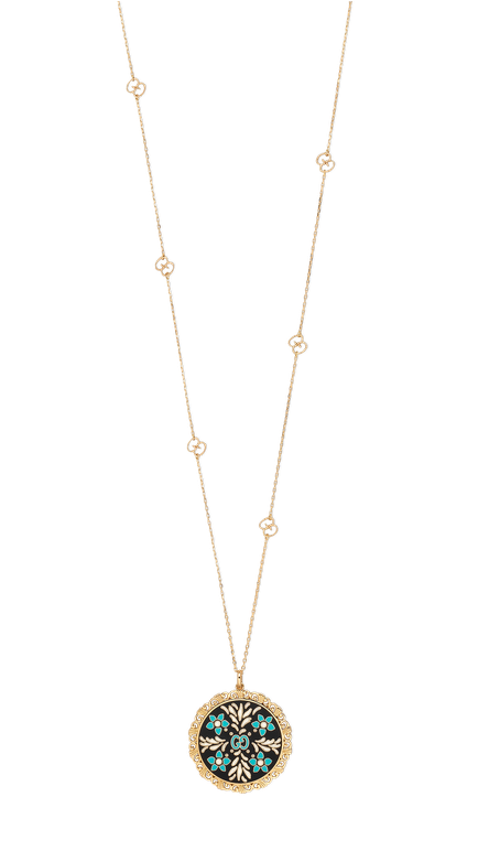 Elegant Gold Chainwith Pendant PNG