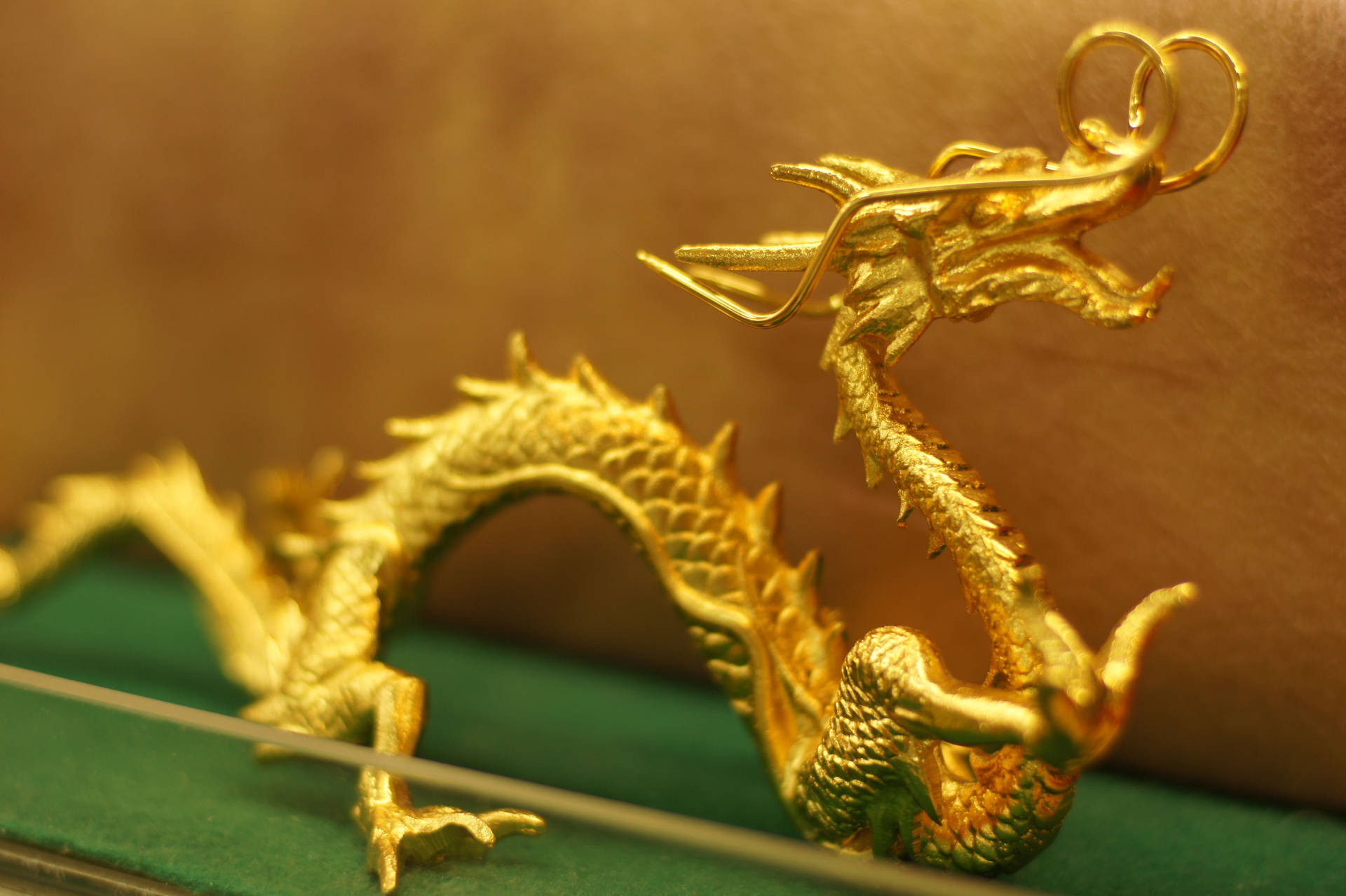 Elegant Gold Dragon Wallpaper