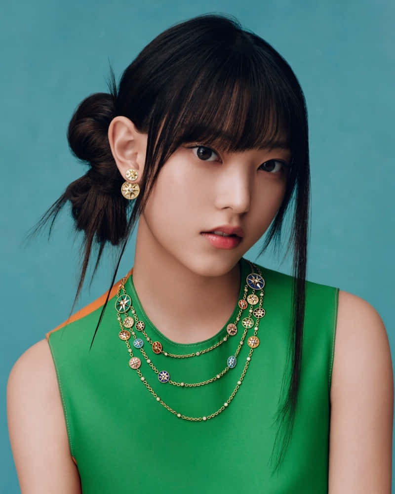 Elegant Portrait Green Dress Jewelry Wallpaper