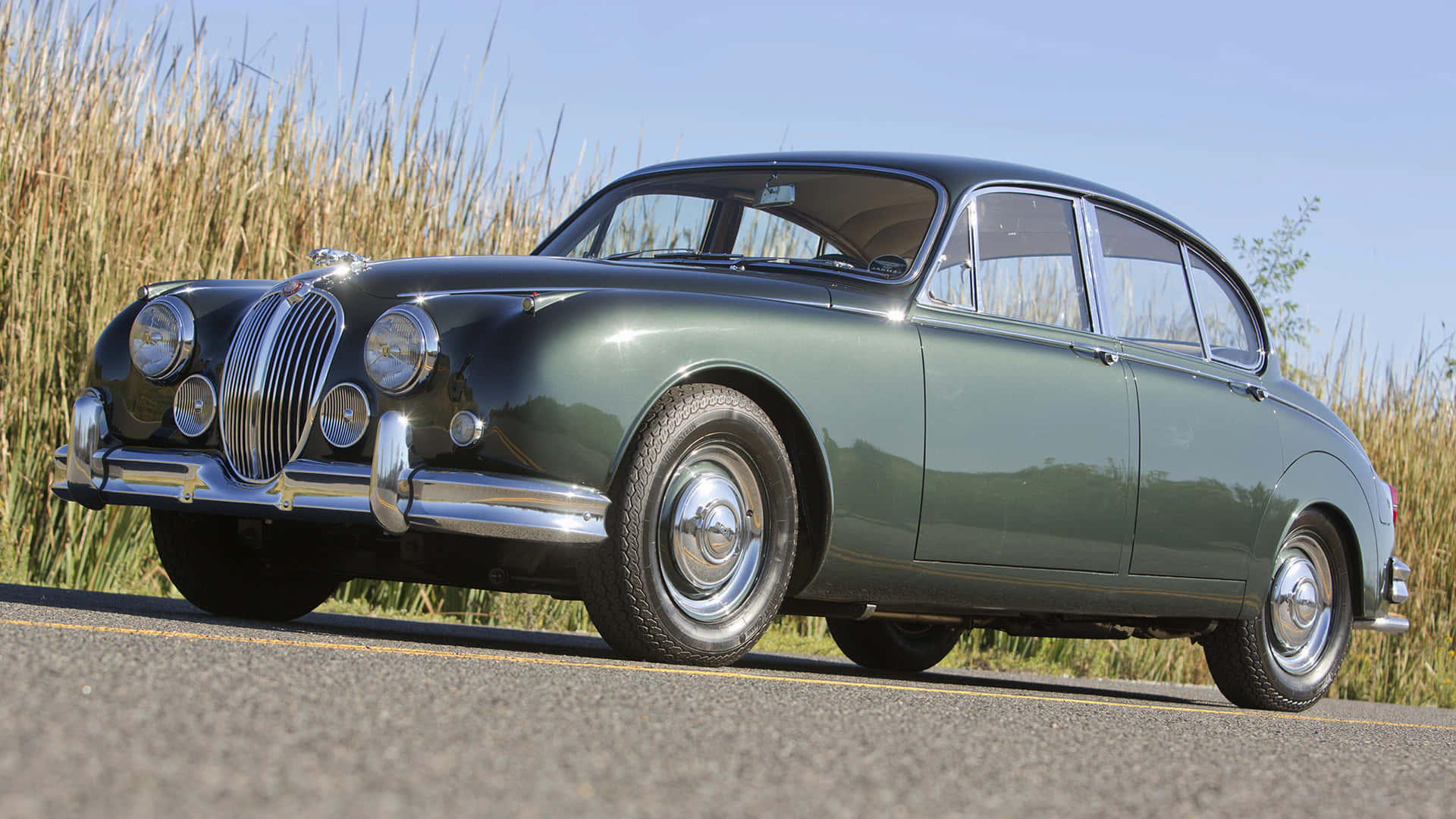 "elegant Vintage Automobile - Jaguar Mark 2" Wallpaper