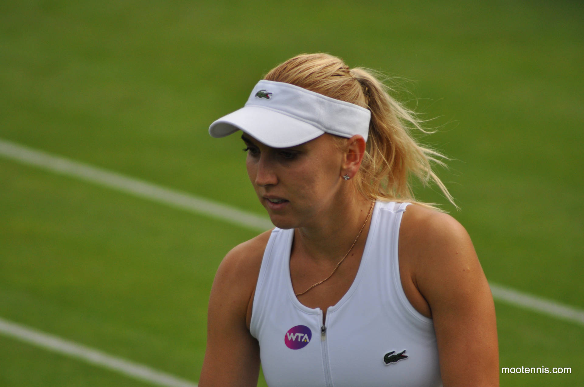 Elena Vesnina indenfor tennisbane Wallpaper