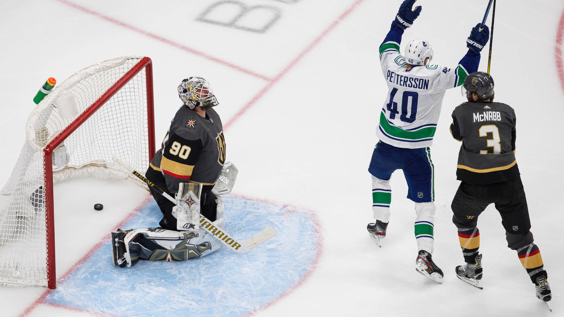 Elias Pettersson Vancouver Canucks Versus Buffalo Sabres Wallpaper