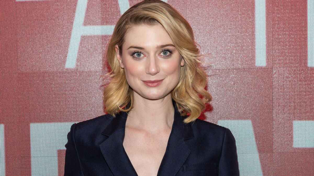 Elizabeth Debicki At A Red Carpet Event Wallpaper