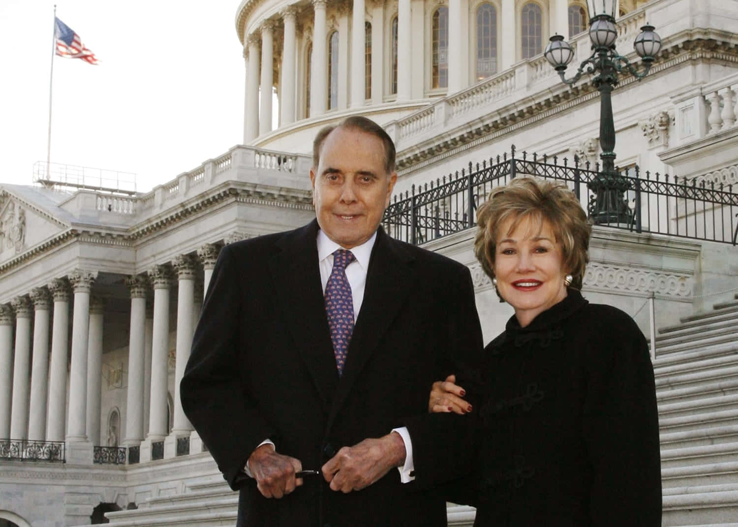 Elizabeth Dole And Bob In White House Wallpaper