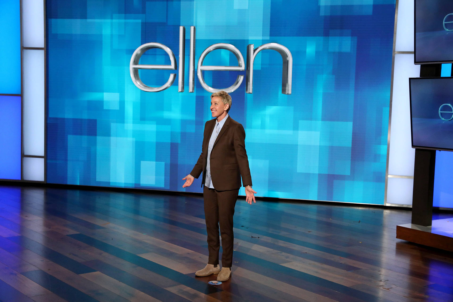 Ellen Degeneres Show Stage Background