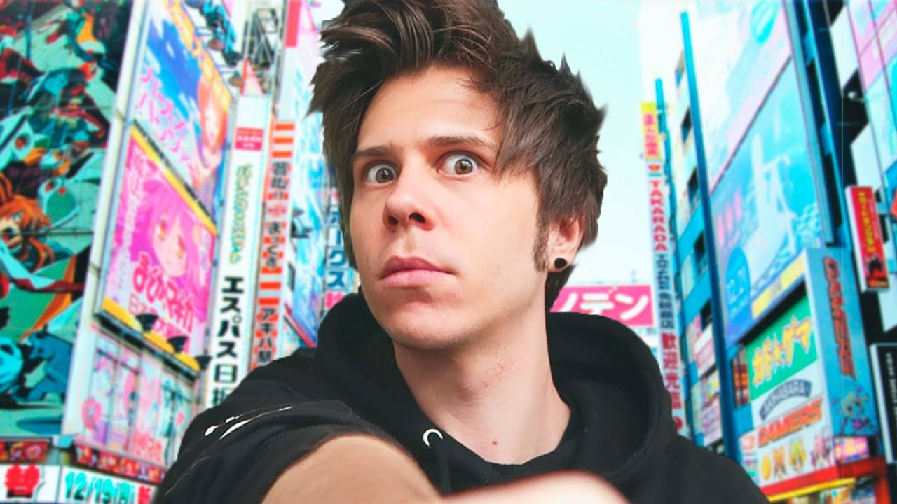elrubiusomg visits Japan and has a great time exploring famous places! Wallpaper