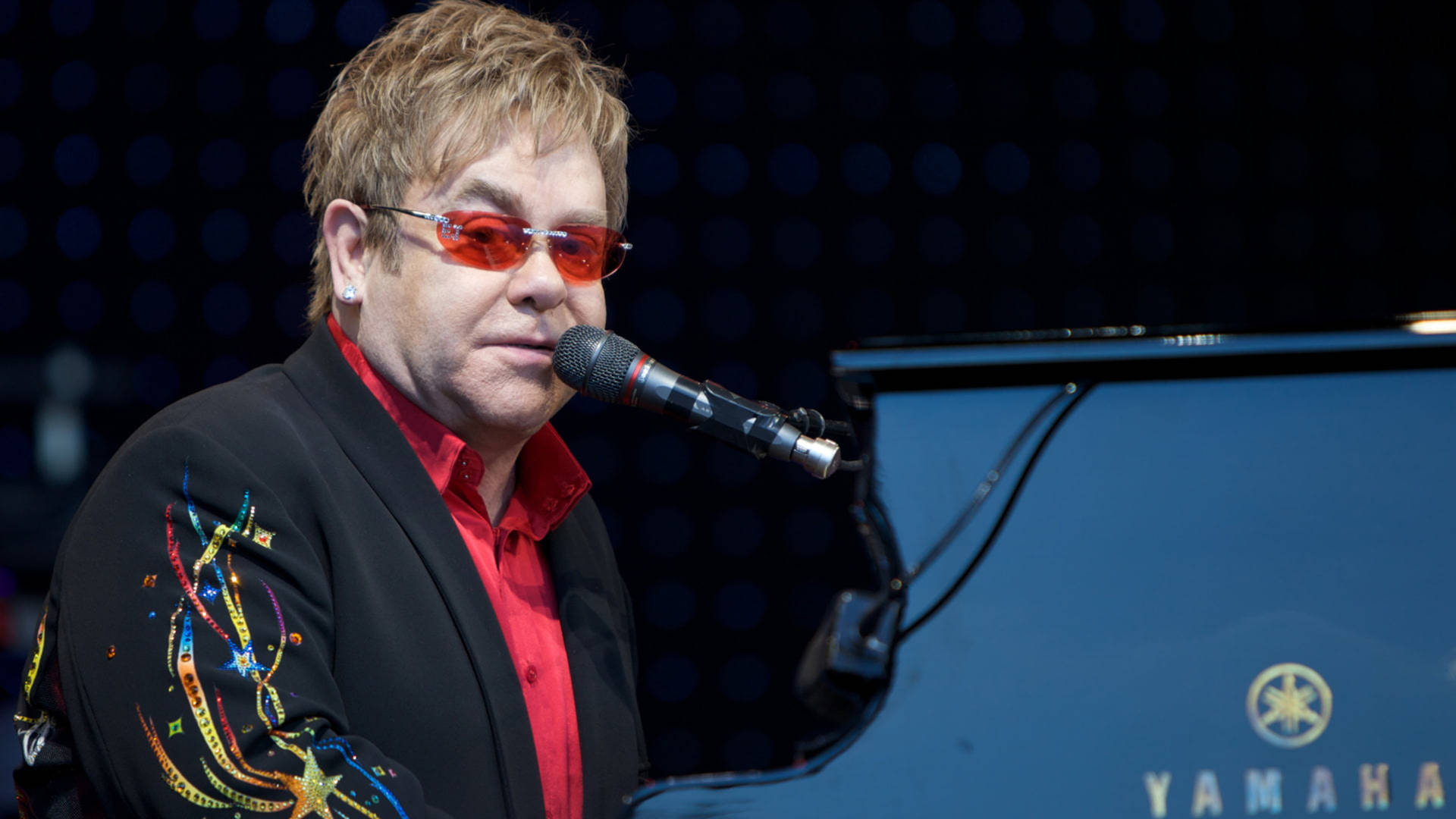 Elton John Live Performance Background