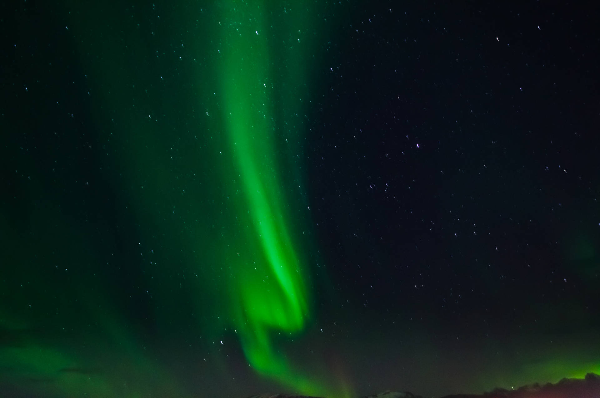 Borealis Har Danmarks flotteste og mest poppefulde Aurora Borealis i smaragdgrøn. Wallpaper