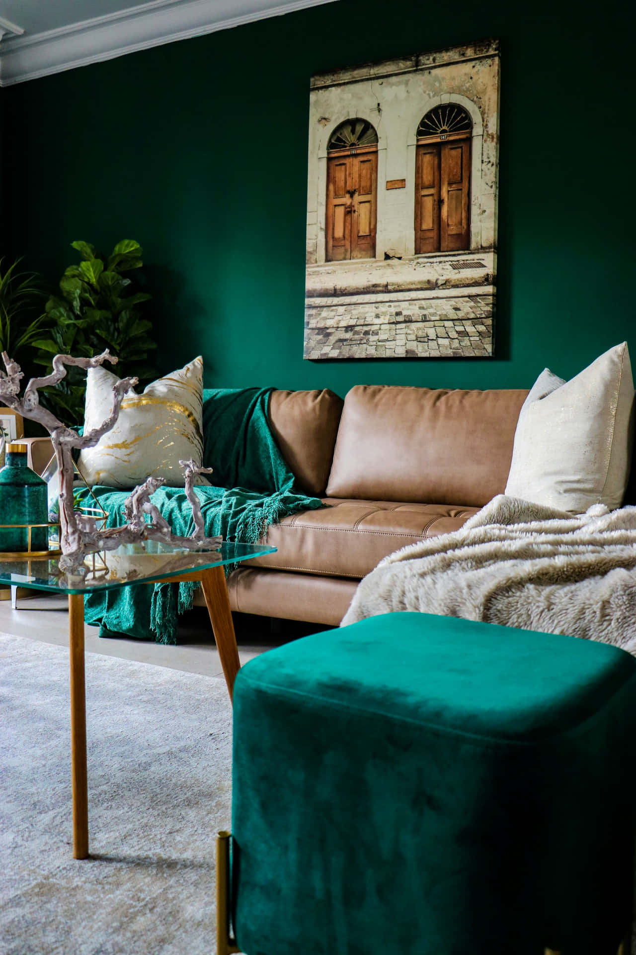 Emerald Green Living Room Decor Wallpaper