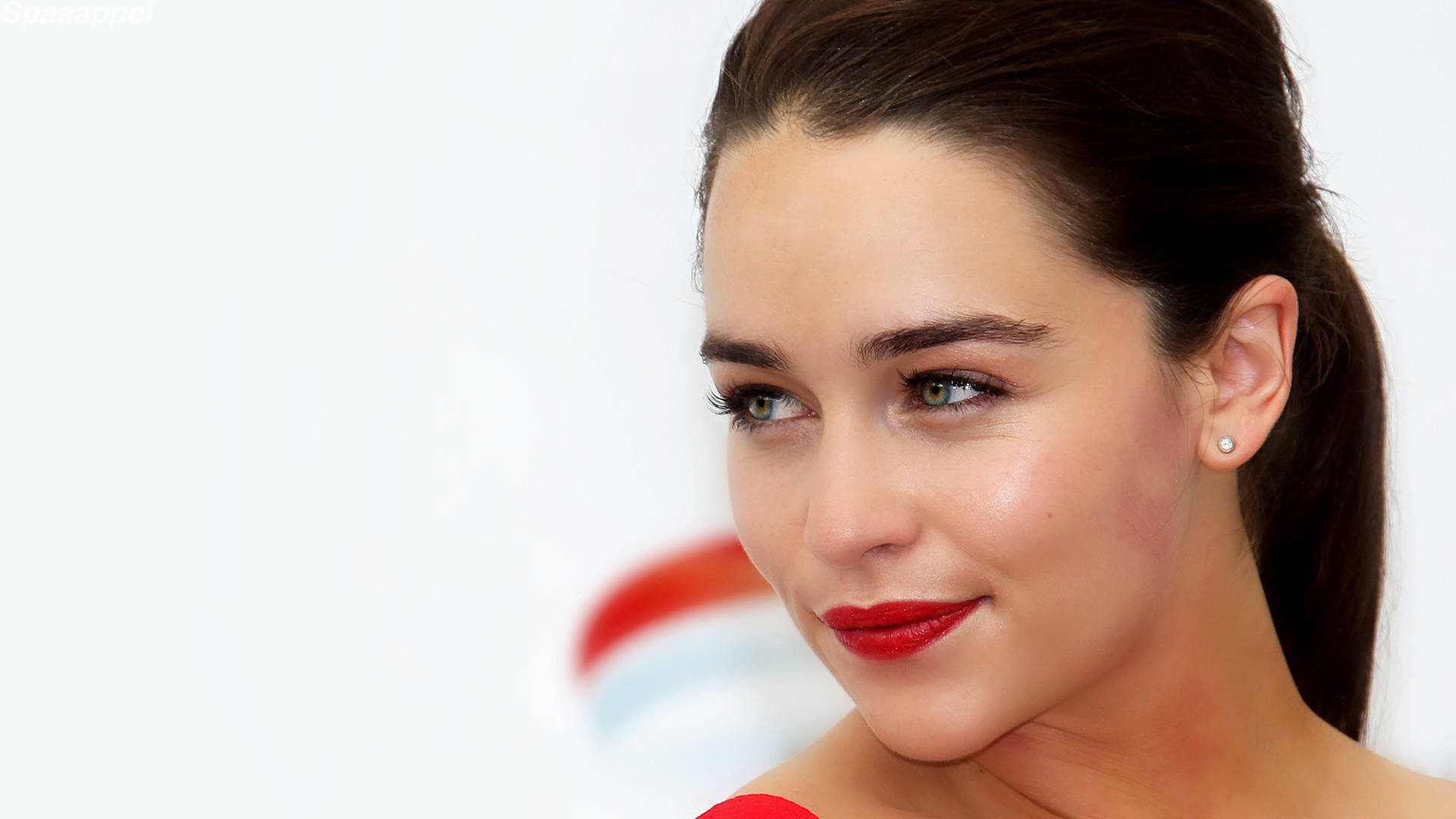 Emilia Clarke Hot Red Lips Wallpaper