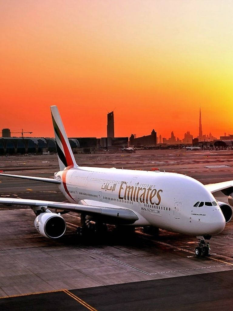 Download Emirates In Dubai International Airport Wallpaper 
