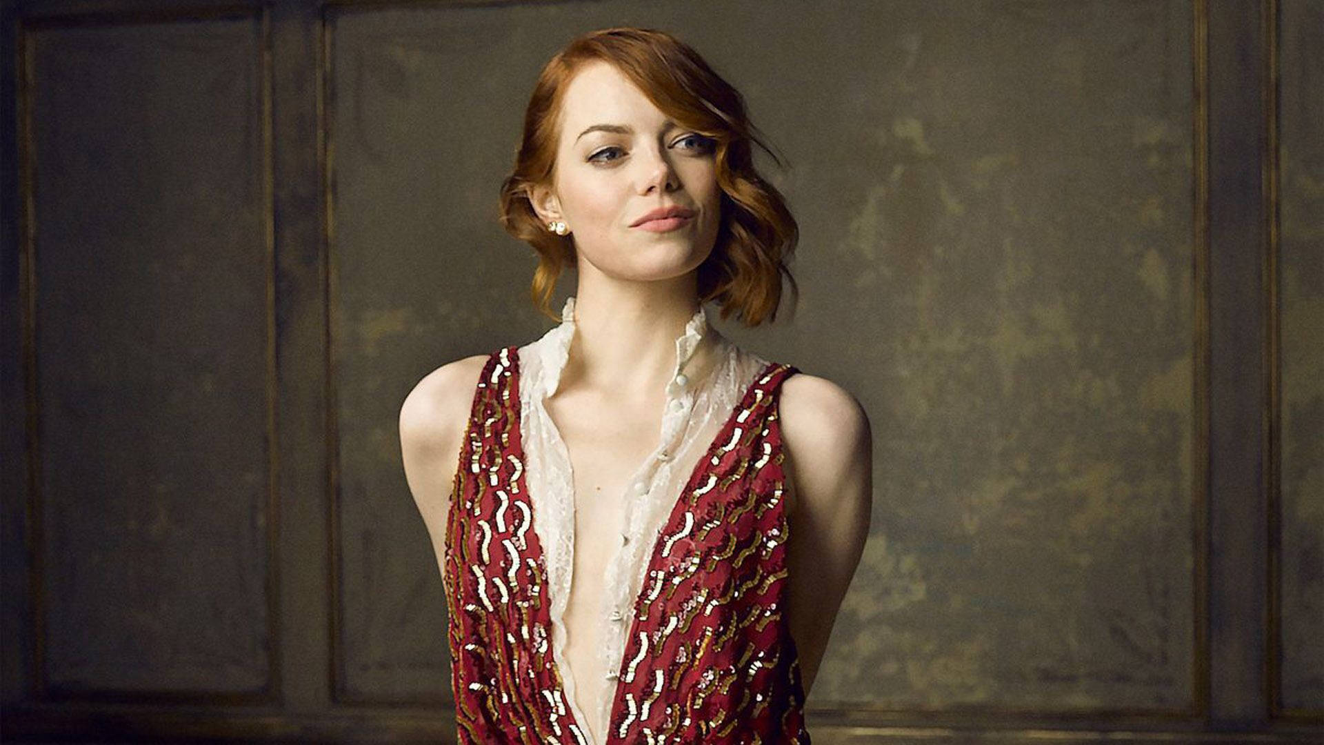 Sexy and classic Emma Stone in a red and white dress wallpaper.