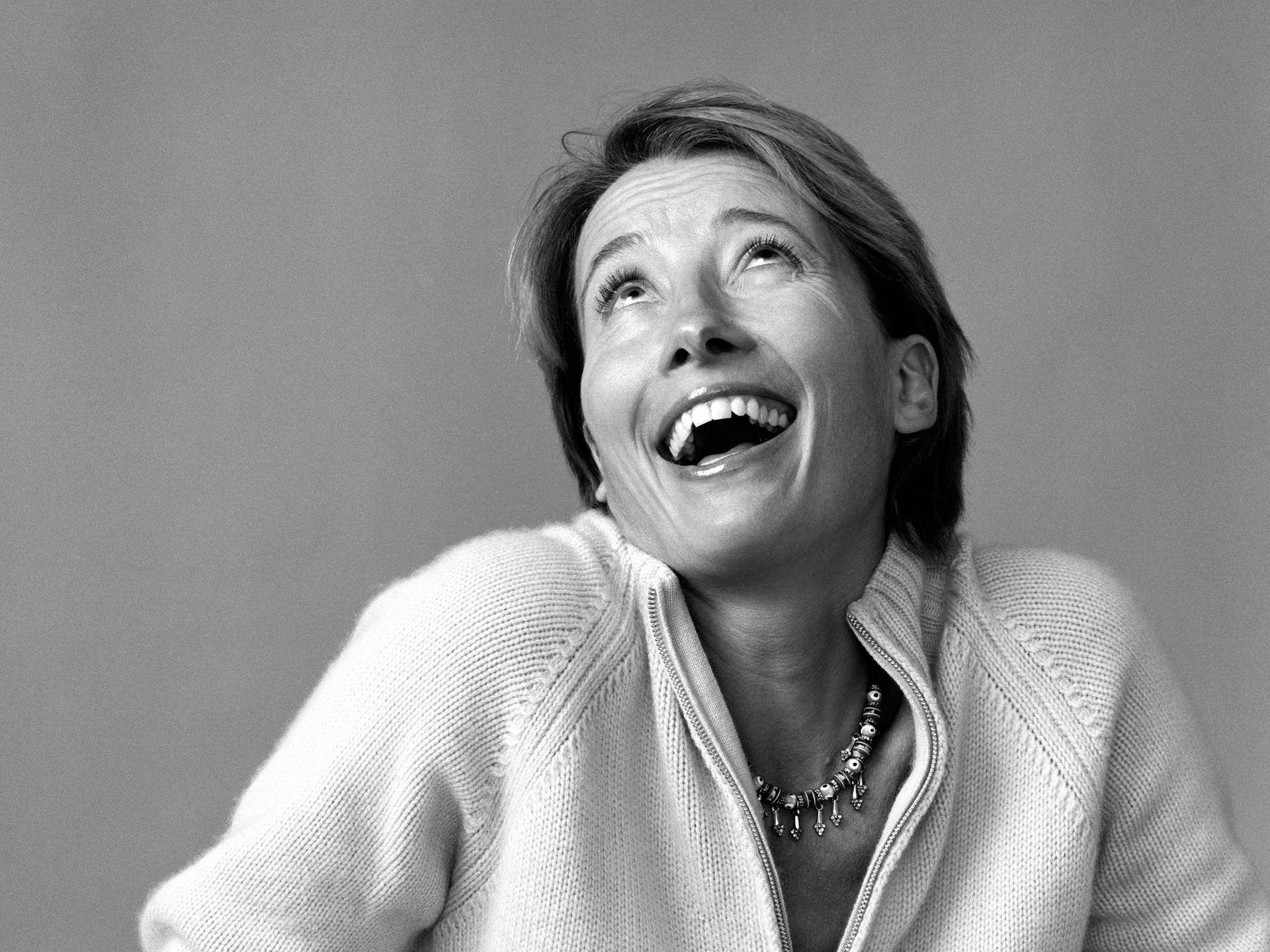 Emma Thompson In Black And White Wallpaper