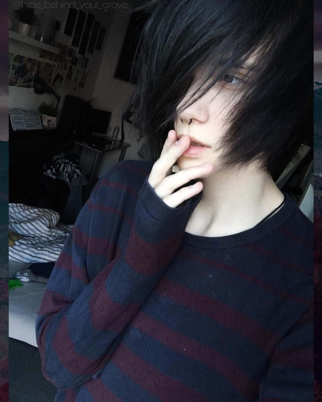 Looking for a way to express yourself? Embrace your Emo Aesthetic!