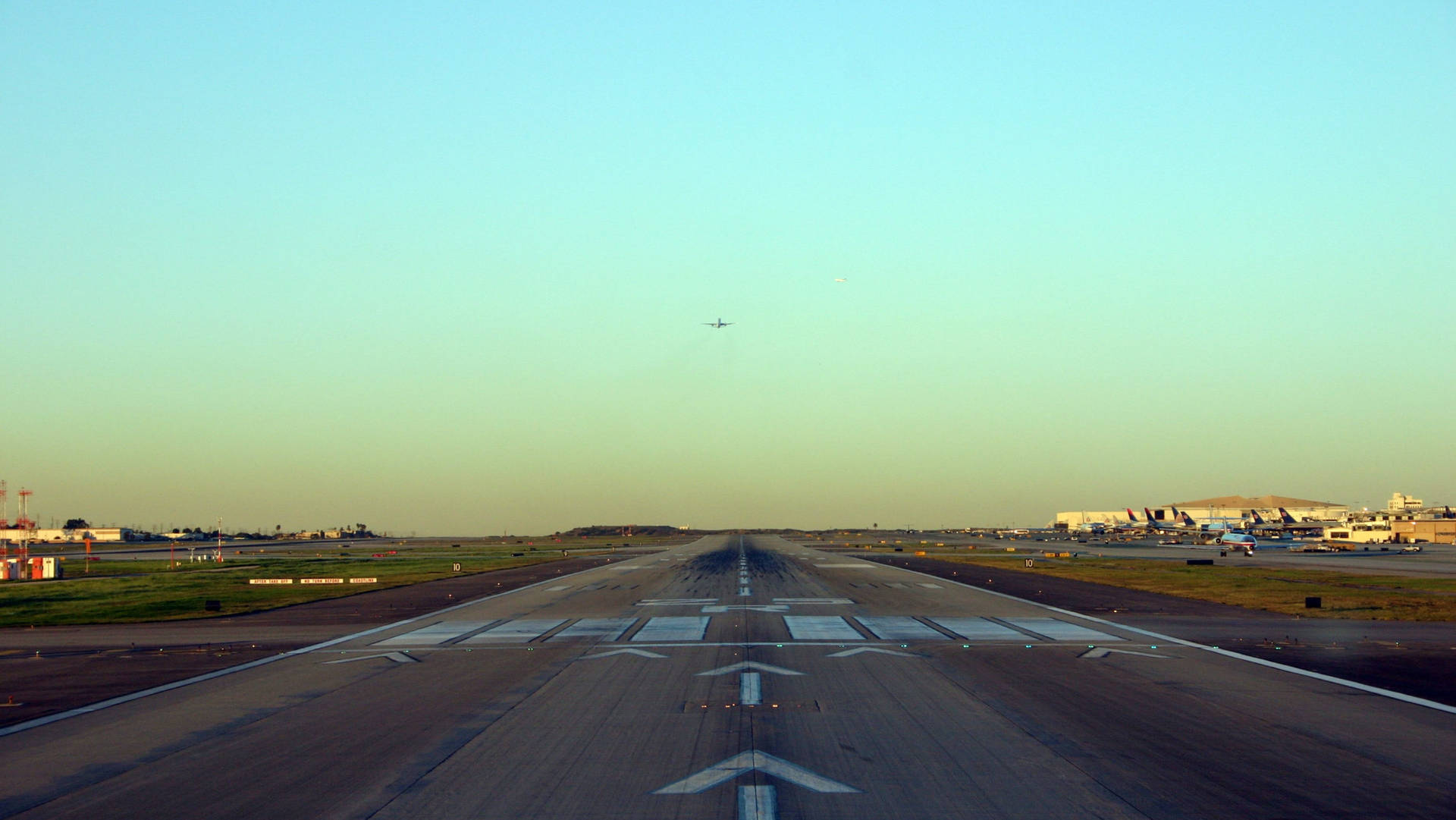 Empty Airport Runway Wallpaper