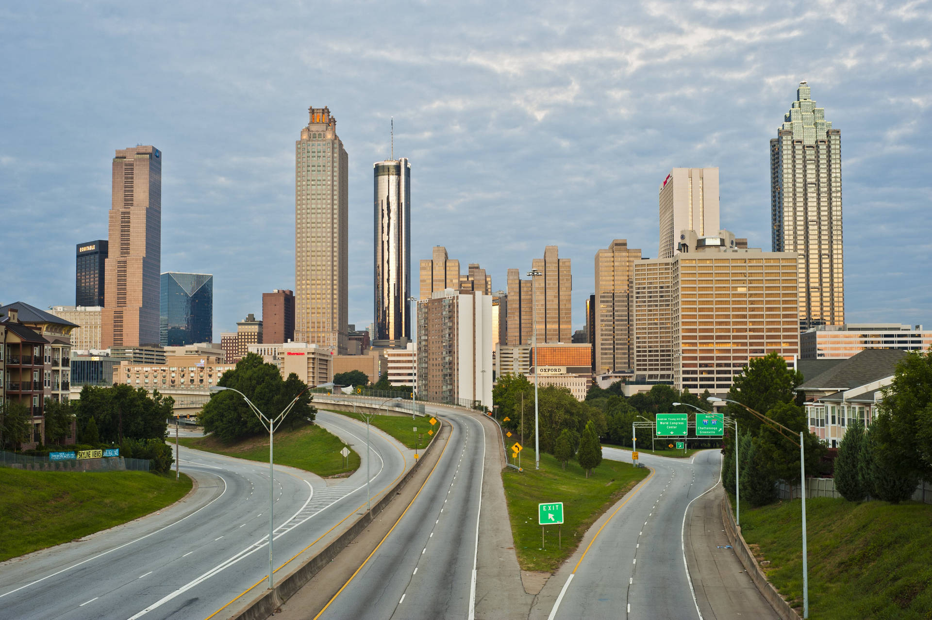 Empty Freedom Parkway Atlanta Skyline Wallpaper