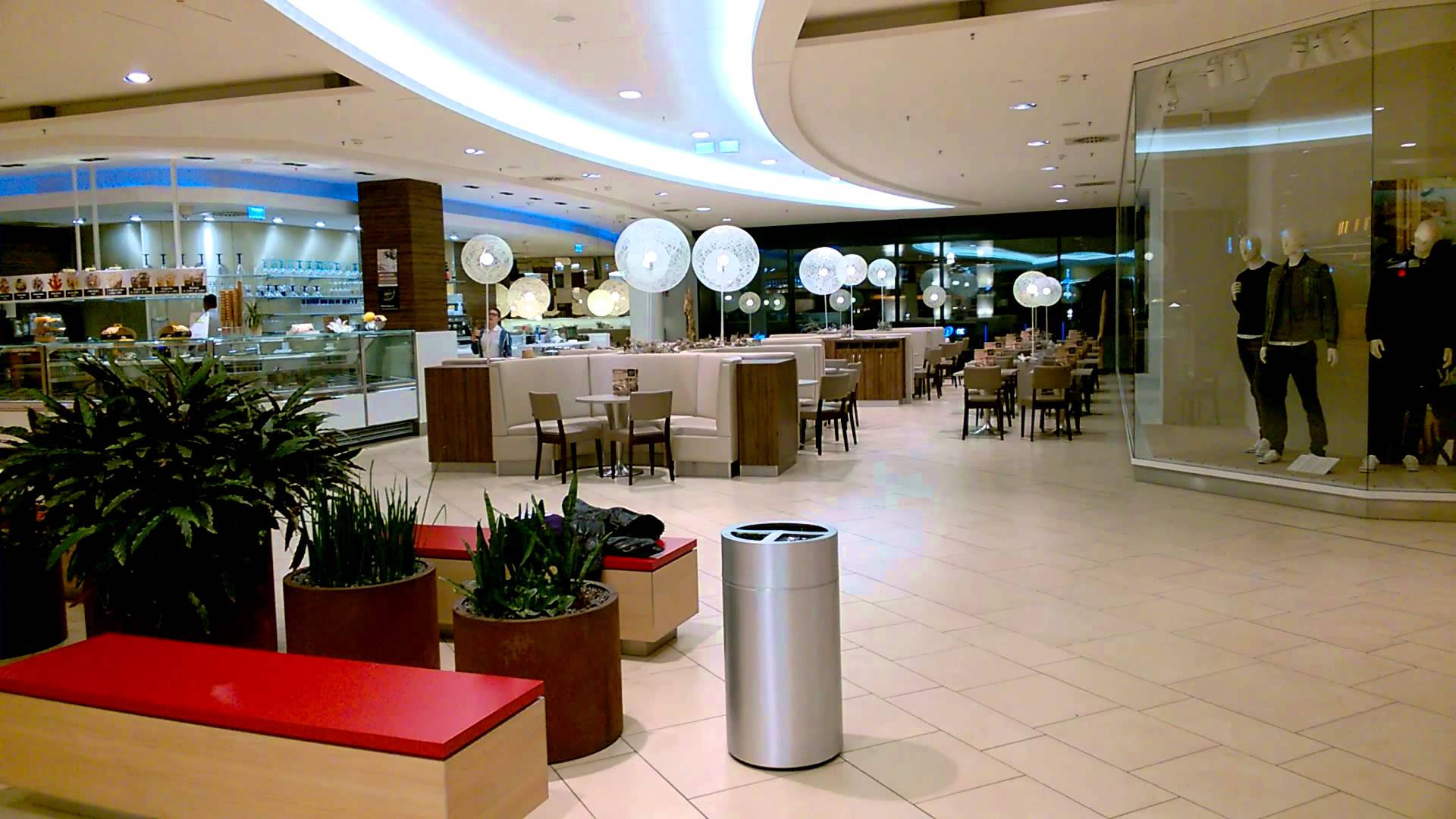 Empty Mall During Closing Hours Wallpaper