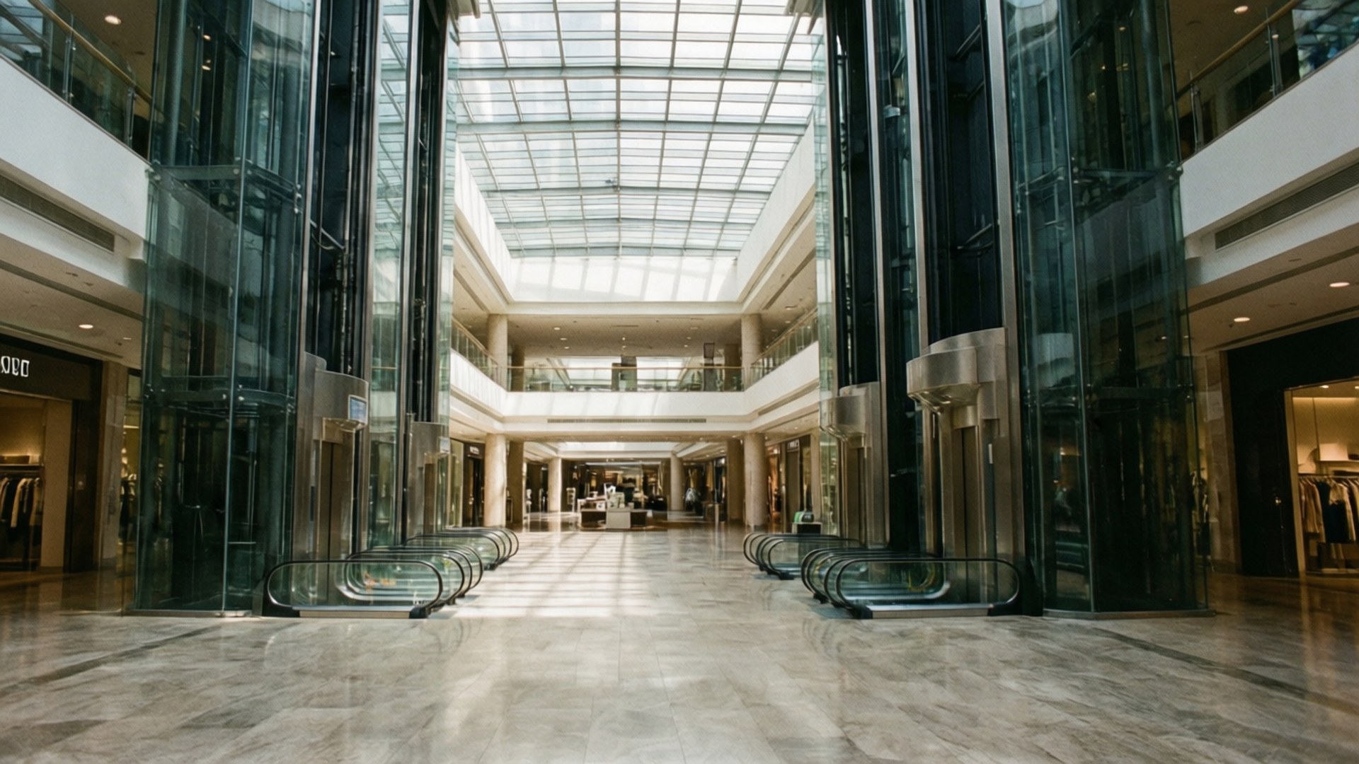 Leeres modernes Einkaufszentrum Wallpaper