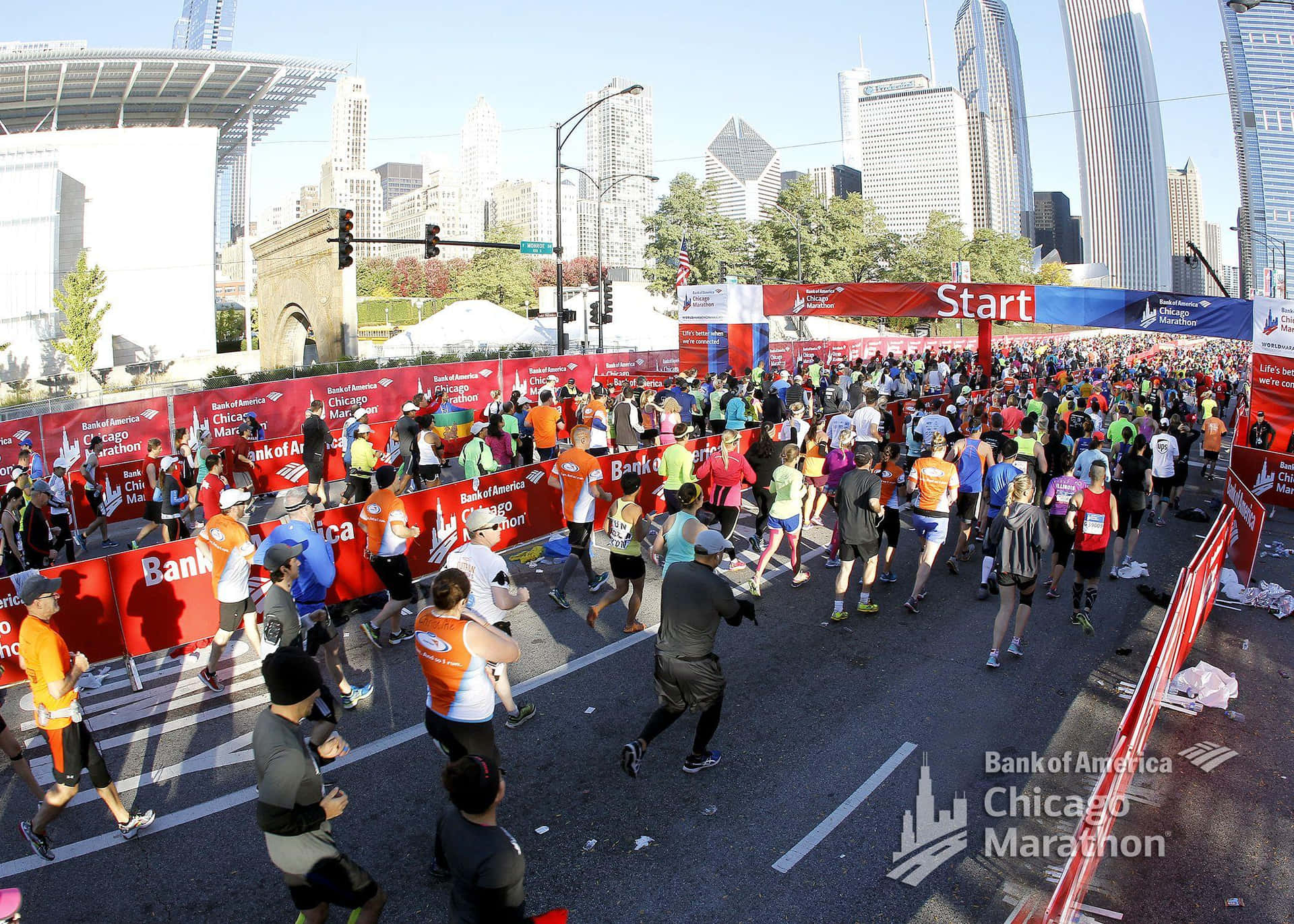 Energetic Athletes Running The Chicago Marathon Wallpaper