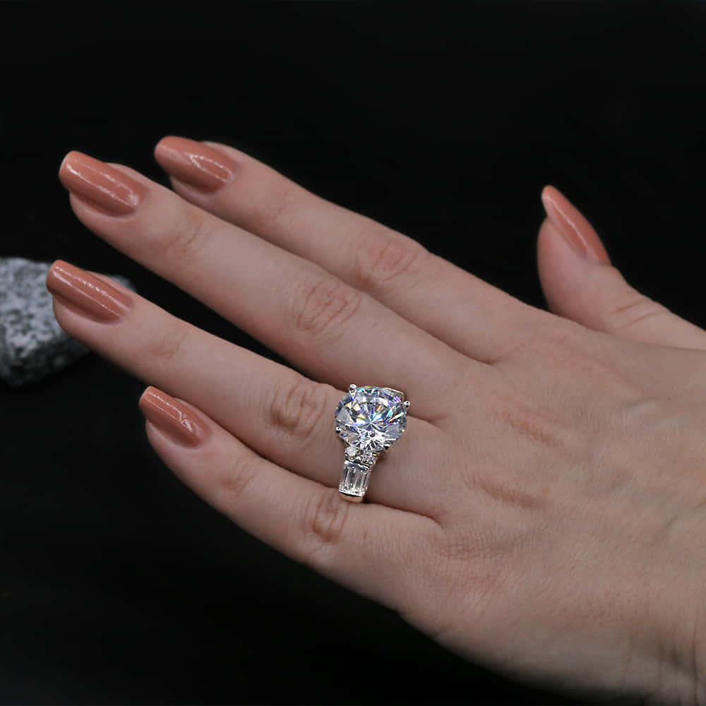Round Brilliant Cut Engagement Ring Picture