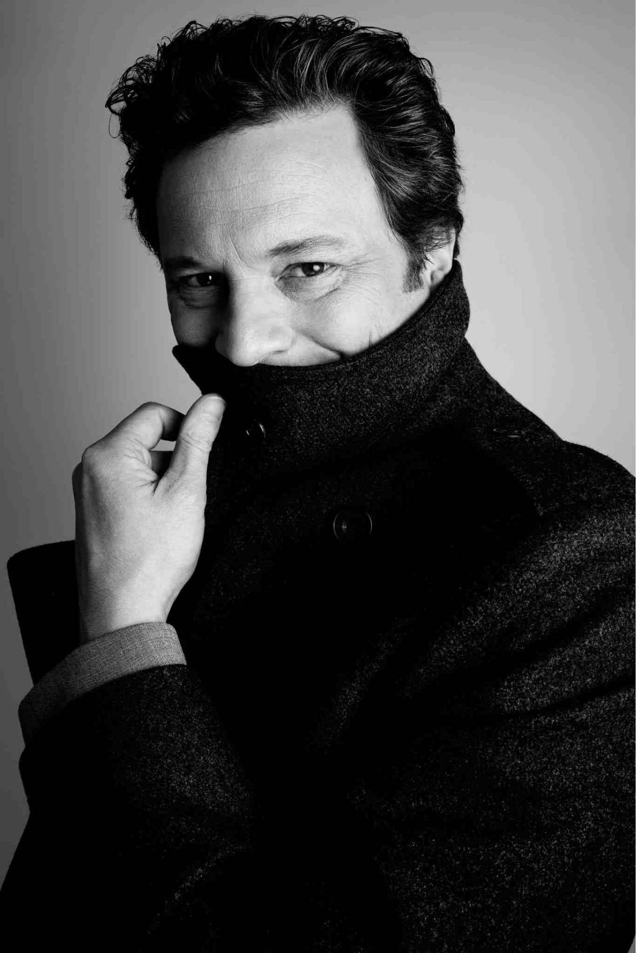 Schauspielercolin Firth Für British Vogue. Wallpaper