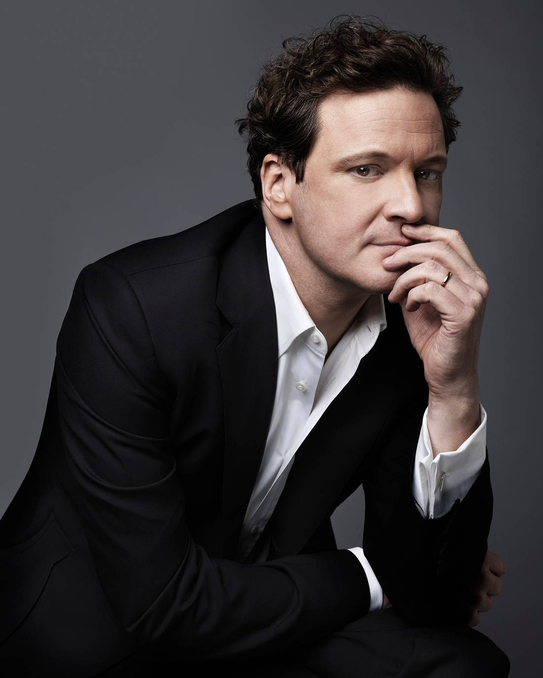 Retratodel Actor Inglés Colin Firth Fondo de pantalla
