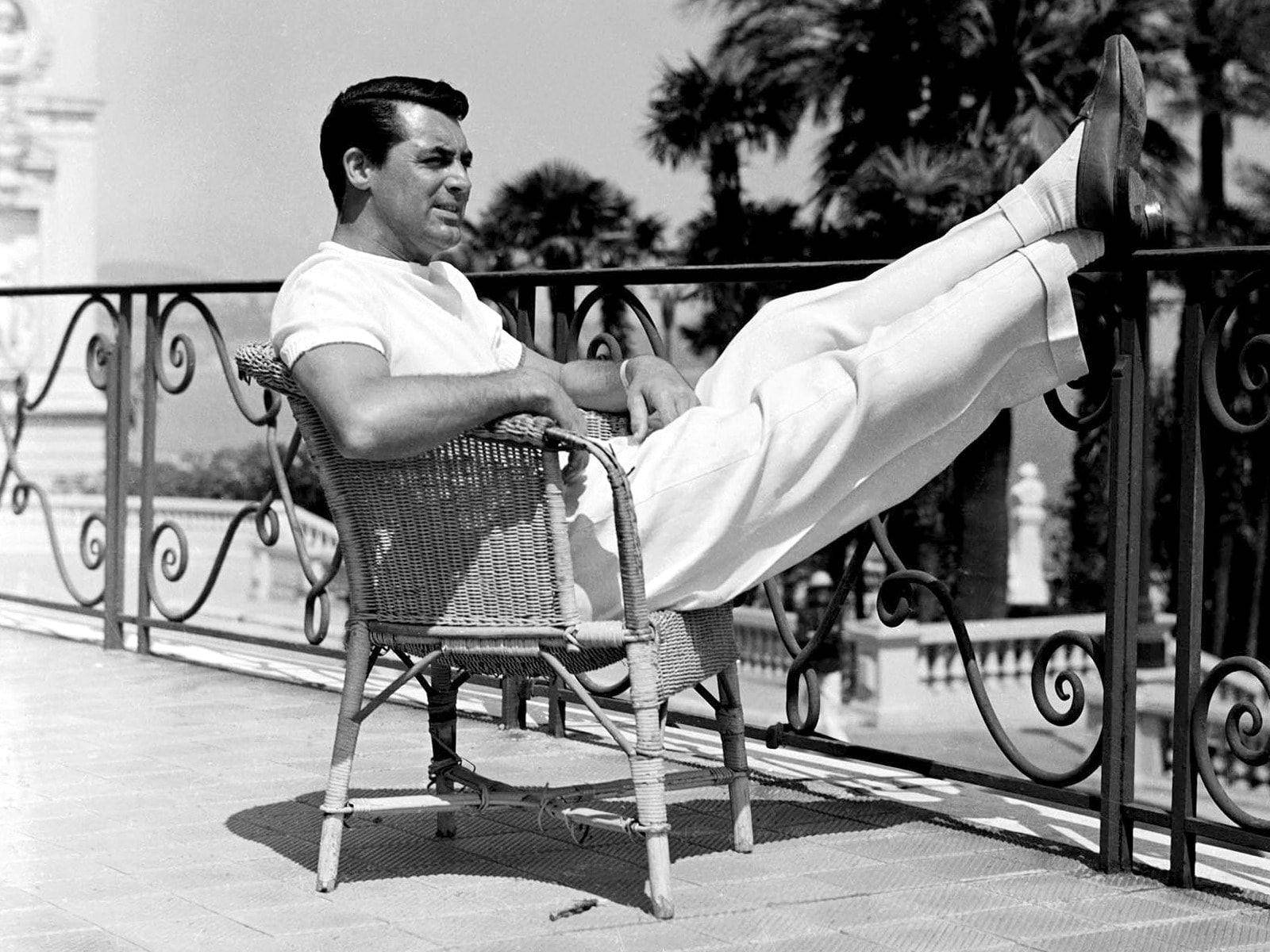 English-american Actor Cary Grant Relaxing Wallpaper