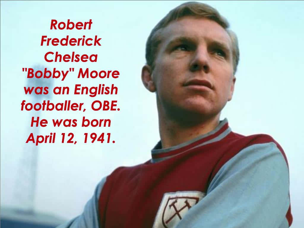 De glitrende præstationer af den engelske fodboldlegende Bobby Moore smykker denne cool tapet. Wallpaper