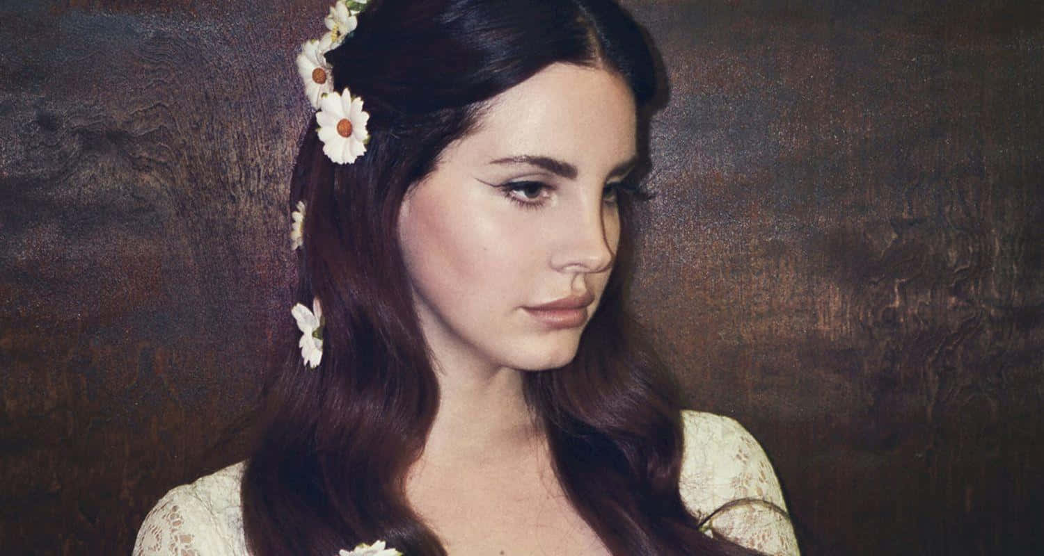 Enigmatic Pop Icon Lana Del Rey Wallpaper