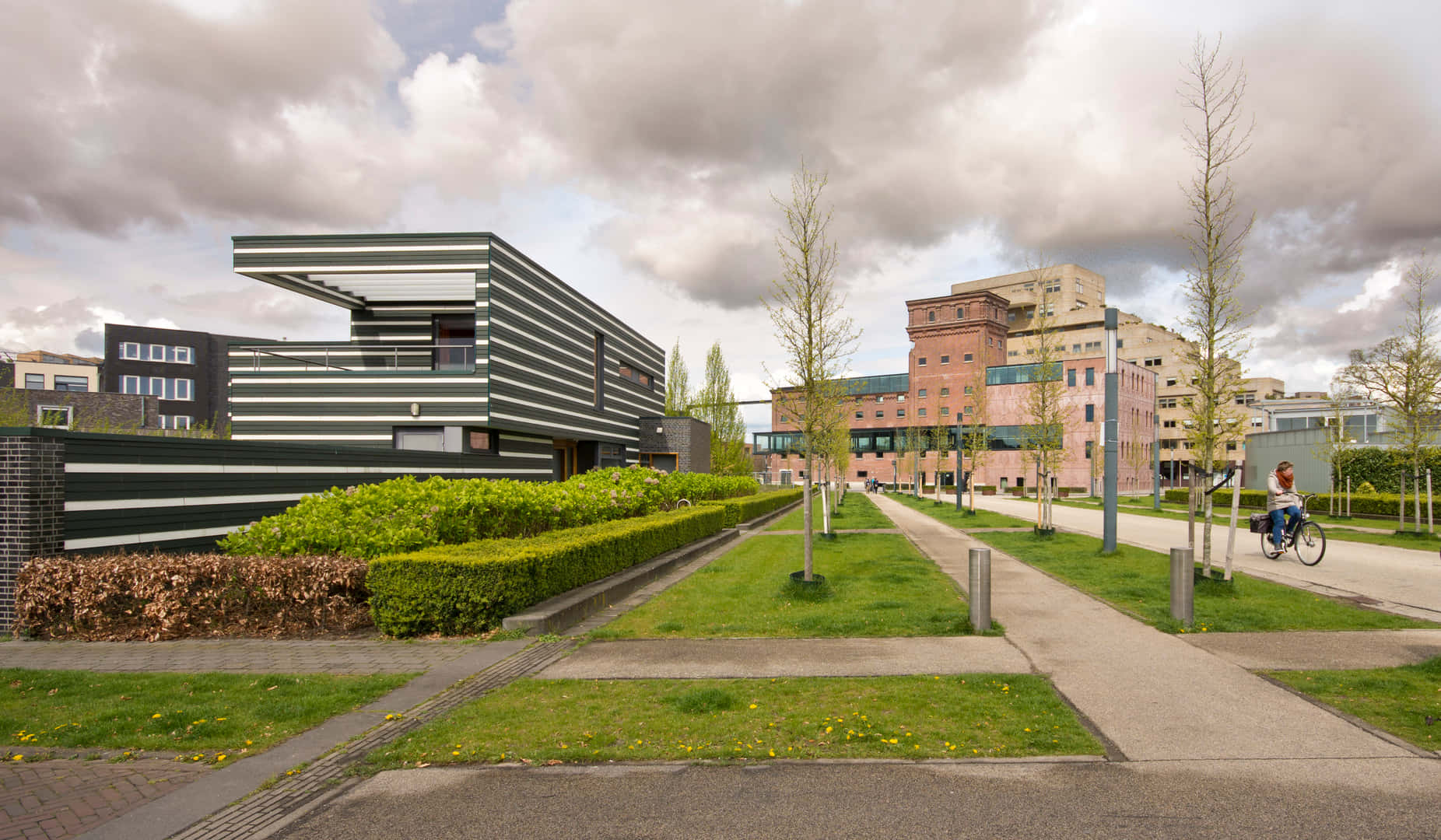 Enschede Moderni Arkkitehtuuri Ja Polkupyöräilijä Taustakuva