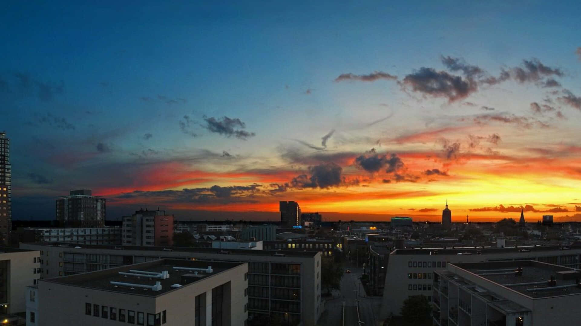 Ciel De Crépuscule Sur Enschede Fond d'écran