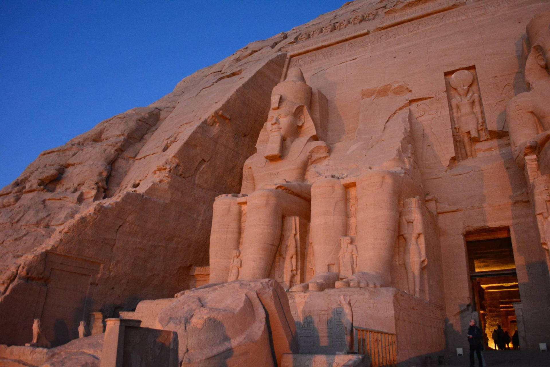 Entrance To The Great Temple Of Ramses In Abu Simbel Wallpaper