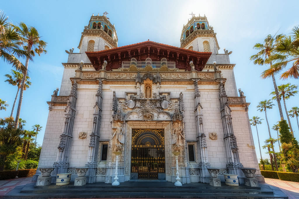 Entrance To The Hearst Castle On A Sunny Day Wallpaper