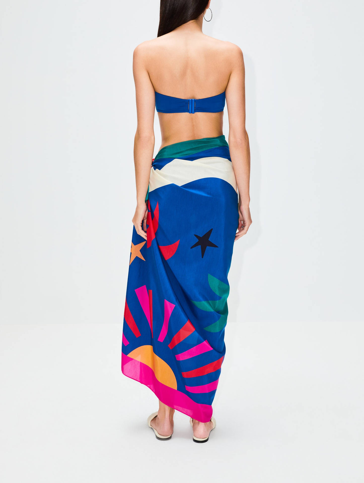 Eres Colorful Skirt Wallpaper