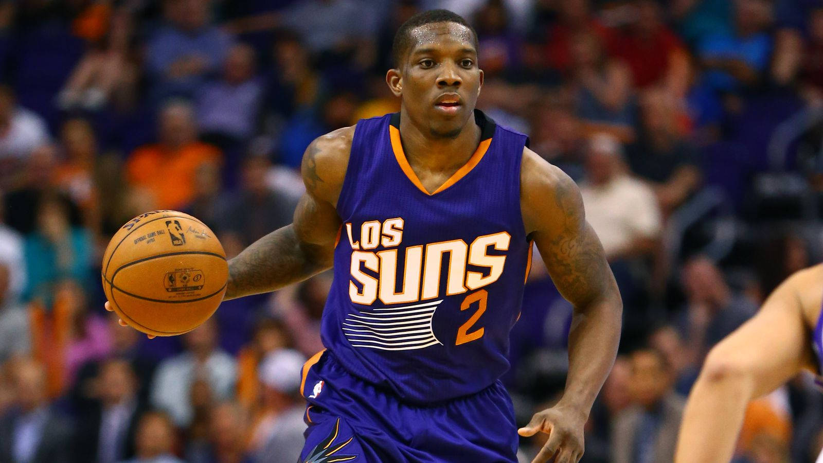 Professional NBA player Eric Bledsoe planning a strategy during a game. Wallpaper
